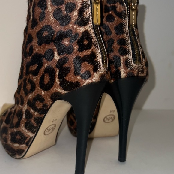 MICHAEL KORS Cheetah CYNTHIA Heels Booties 6M - Picture 12 of 13